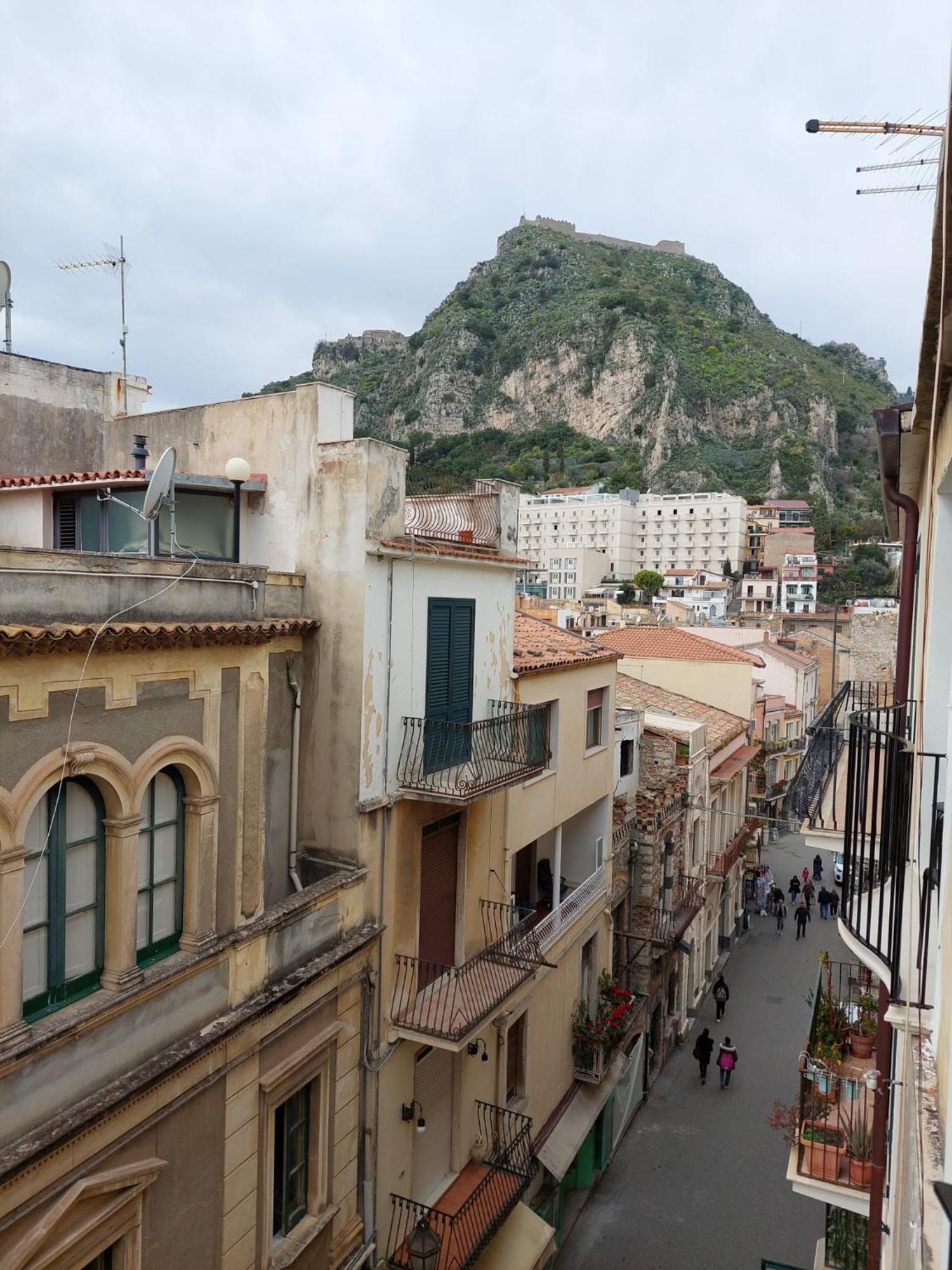 Al Teatro Antico Rooms & House Taormina Exterior photo