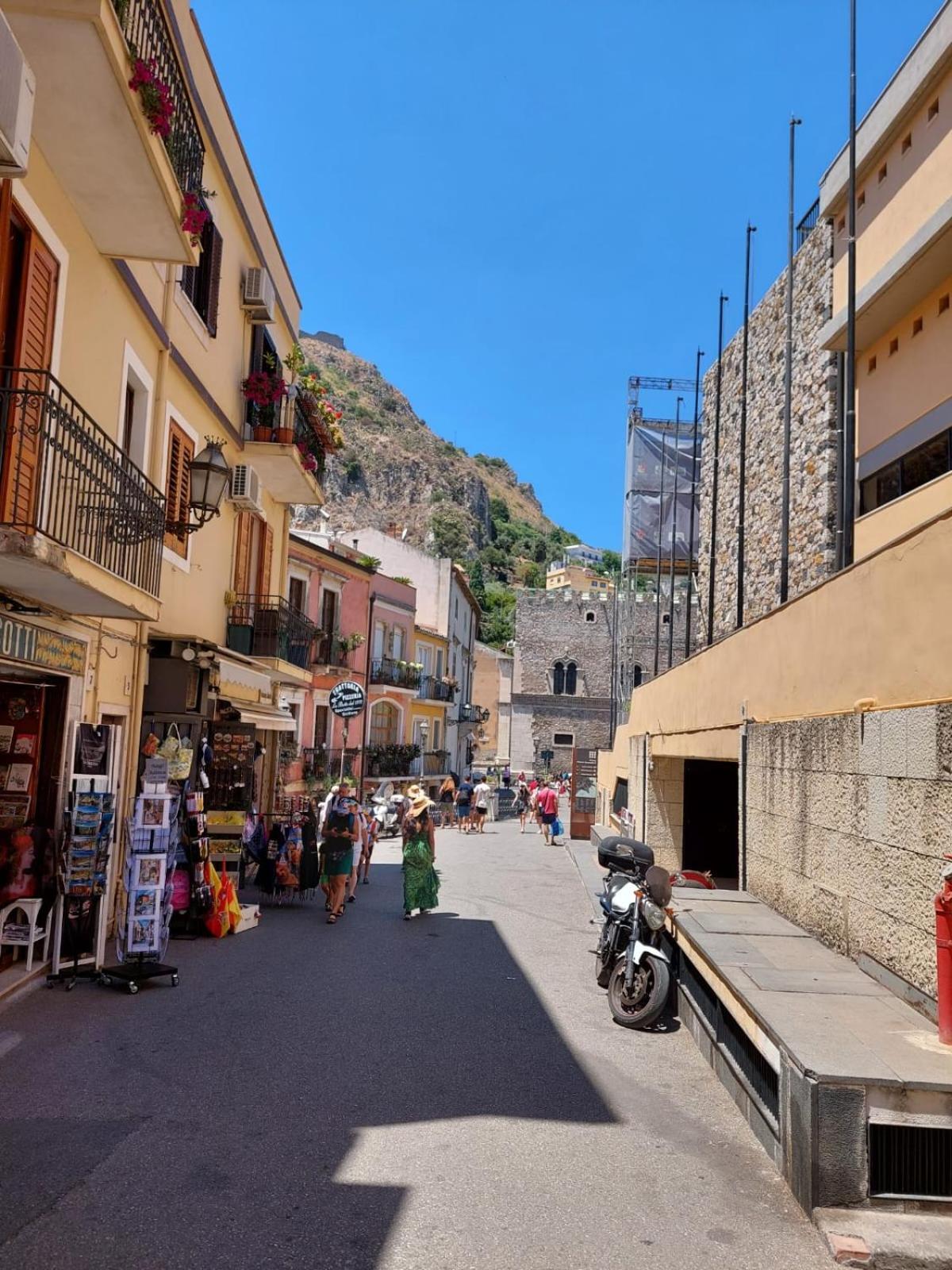 Al Teatro Antico Rooms & House Taormina Exterior photo